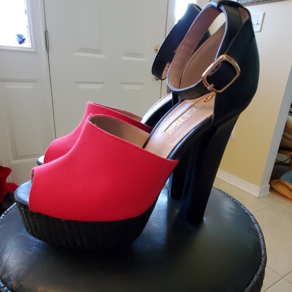 NEW Leila Stone new heels "Arrah"